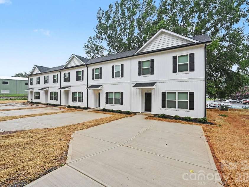 53 13th Street, Newton, NC 28658.  MLS# CAR4407560, YatesRealty ID 42892. 