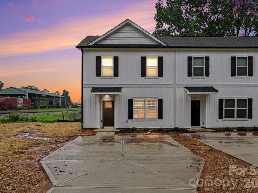 53 13th Street, Newton, NC 28658.  MLS# CAR4407560, YatesRealty ID 42892. 