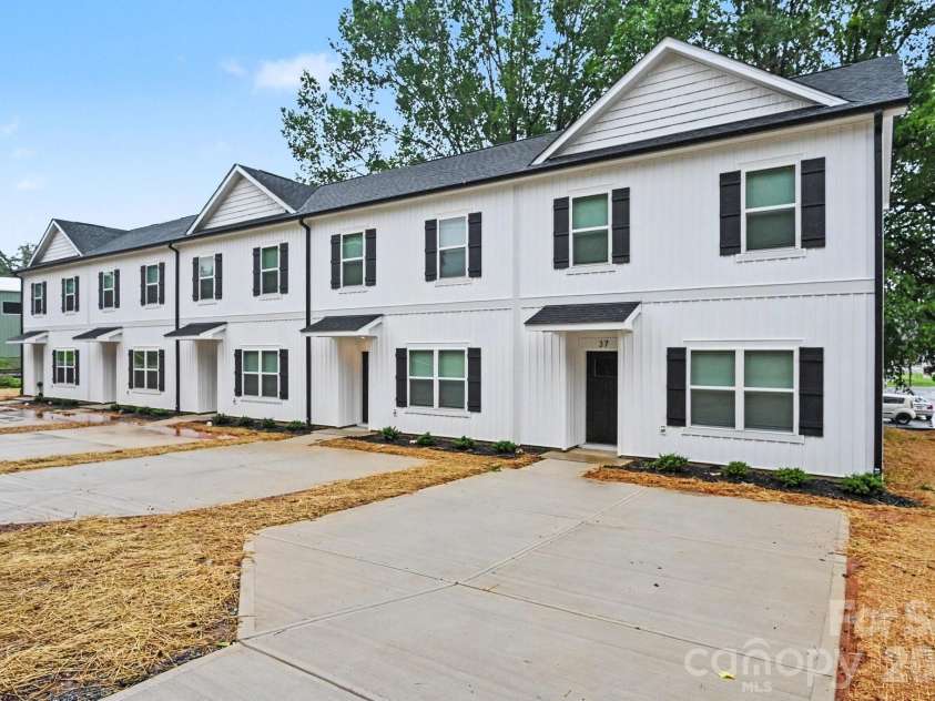 53 13th Street, Newton, NC 28658.  MLS# CAR4407560, YatesRealty ID 42892. 