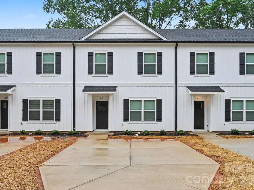 53 13th Street, Newton, NC 28658.  MLS# CAR4407560, YatesRealty ID 42892. 