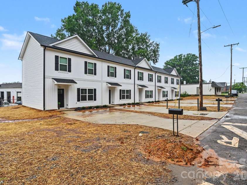 53 13th Street, Newton, NC 28658.  MLS# CAR4407560, YatesRealty ID 42892. 