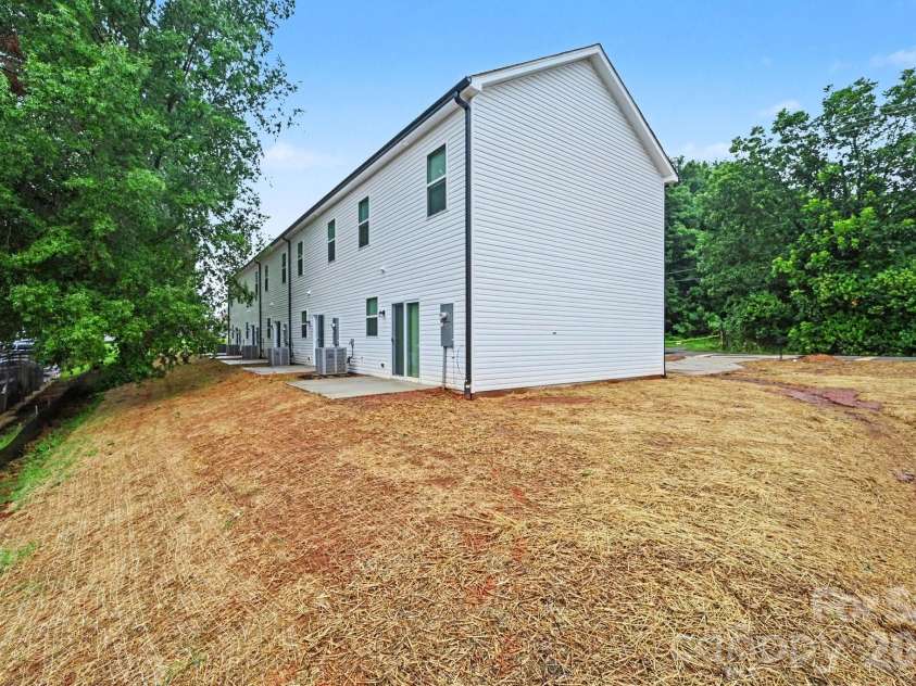 53 13th Street, Newton, NC 28658.  MLS# CAR4407560, YatesRealty ID 42892. 