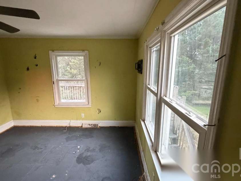 803 Grove Street, Lincolnton, NC 28092.  MLS# CAR4413290, YatesRealty ID 42893. 