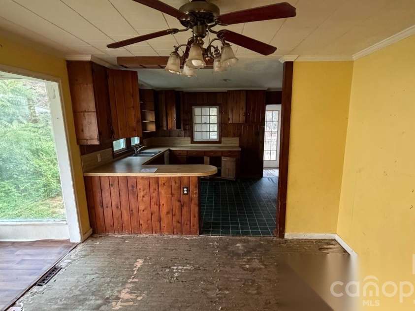 803 Grove Street, Lincolnton, NC 28092.  MLS# CAR4413290, YatesRealty ID 42893. 