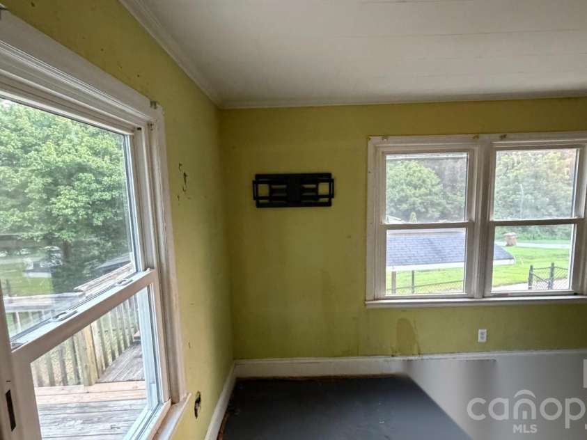 803 Grove Street, Lincolnton, NC 28092.  MLS# CAR4413290, YatesRealty ID 42893. 