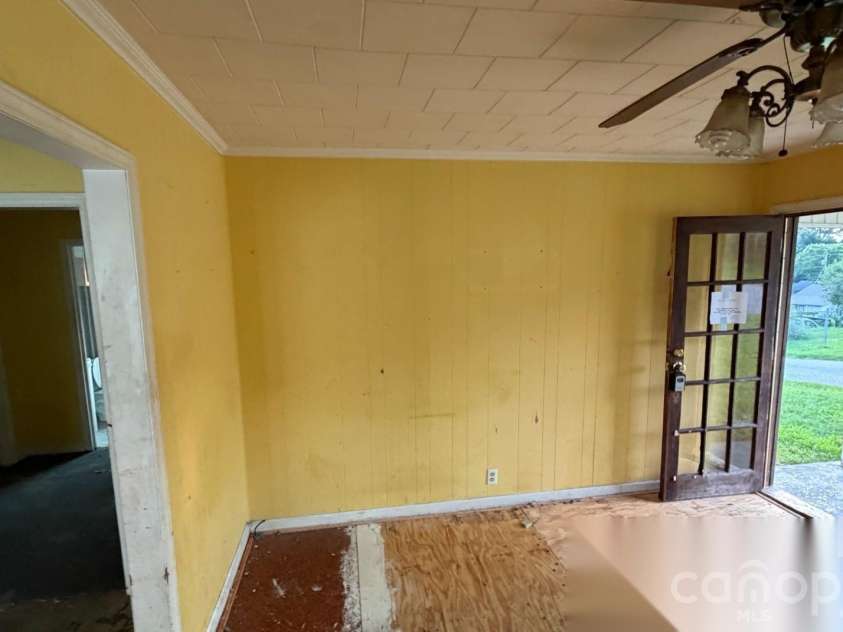 803 Grove Street, Lincolnton, NC 28092.  MLS# CAR4413290, YatesRealty ID 42893. 