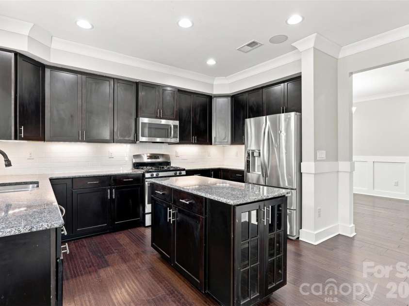 2507 Alyssa Lane, Charlotte, NC 28208.  MLS# CAR4409344, YatesRealty ID 42896. 