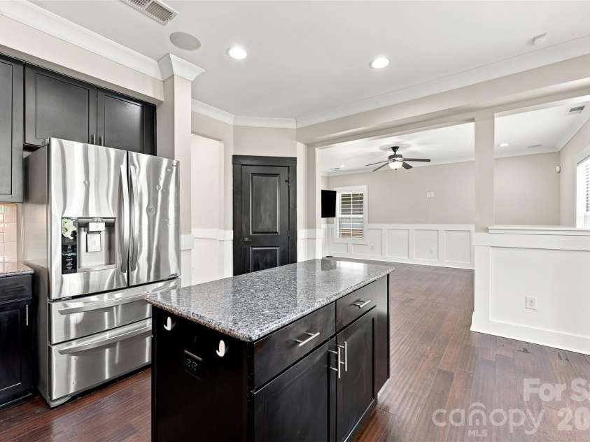 2507 Alyssa Lane, Charlotte, NC 28208.  MLS# CAR4409344, YatesRealty ID 42896. 