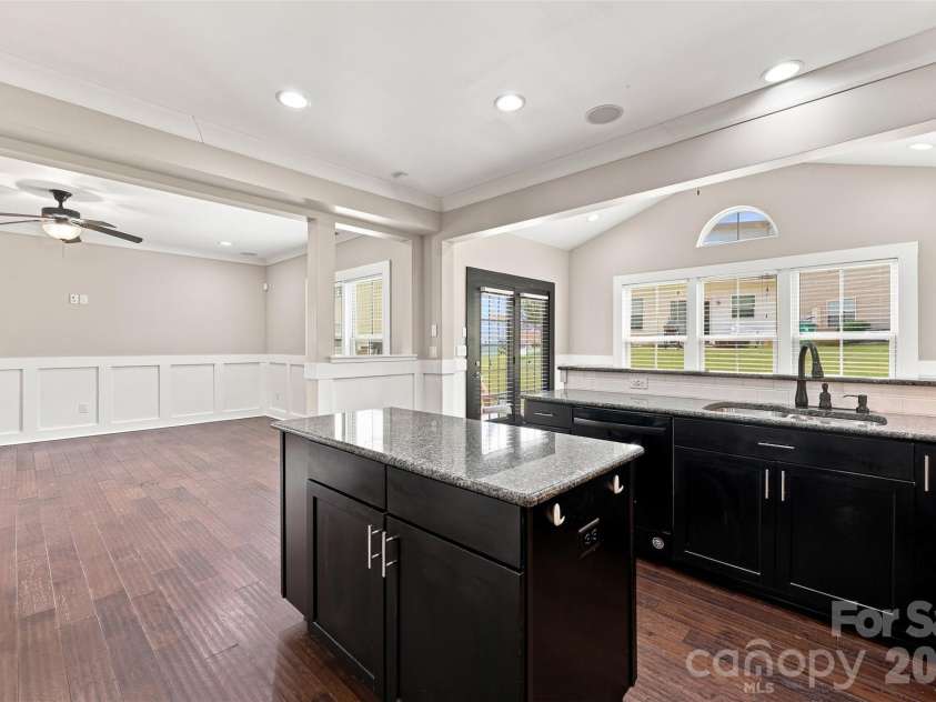 2507 Alyssa Lane, Charlotte, NC 28208.  MLS# CAR4409344, YatesRealty ID 42896. 
