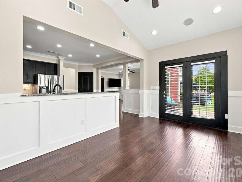 2507 Alyssa Lane, Charlotte, NC 28208.  MLS# CAR4409344, YatesRealty ID 42896. 