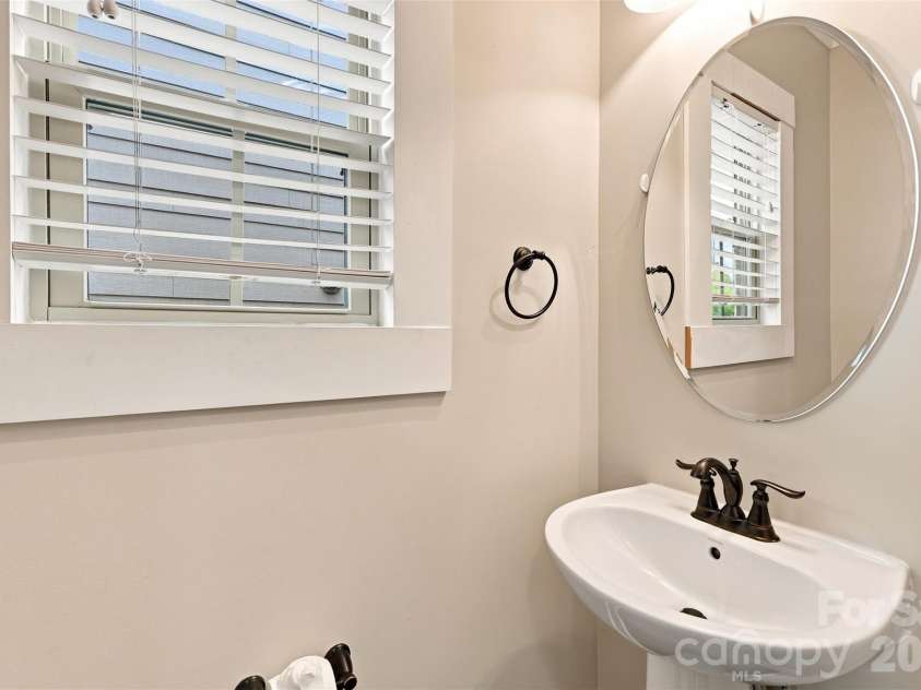 2507 Alyssa Lane, Charlotte, NC 28208.  MLS# CAR4409344, YatesRealty ID 42896. 