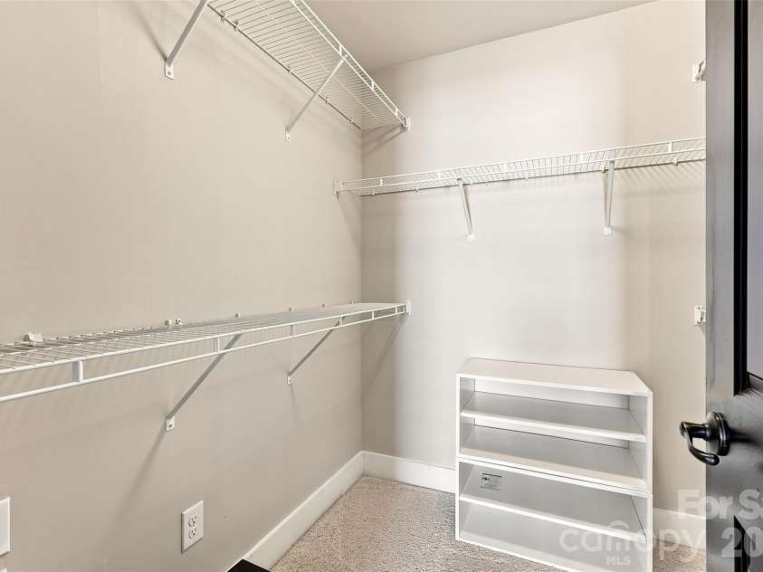 2507 Alyssa Lane, Charlotte, NC 28208.  MLS# CAR4409344, YatesRealty ID 42896. 