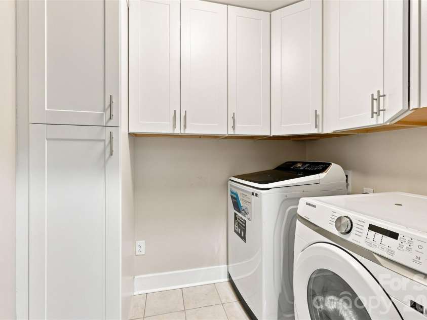 2507 Alyssa Lane, Charlotte, NC 28208.  MLS# CAR4409344, YatesRealty ID 42896. 