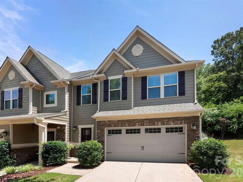 140 Beacon Drive, Mooresville, NC 28117.  MLS# CAR4401675, YatesRealty ID 42897. 