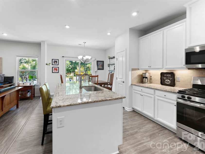 140 Beacon Drive, Mooresville, NC 28117.  MLS# CAR4401675, YatesRealty ID 42897. 
