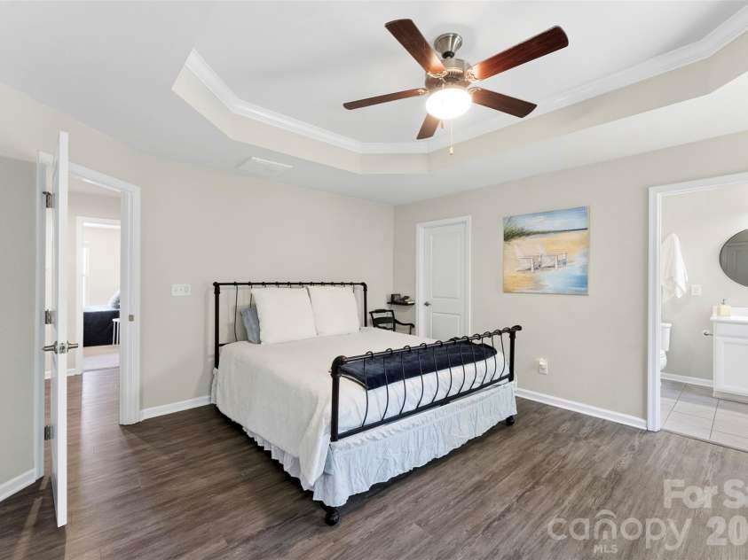 140 Beacon Drive, Mooresville, NC 28117.  MLS# CAR4401675, YatesRealty ID 42897. 