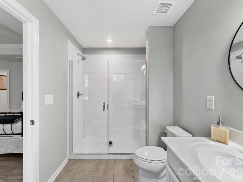 140 Beacon Drive, Mooresville, NC 28117.  MLS# CAR4401675, YatesRealty ID 42897. 