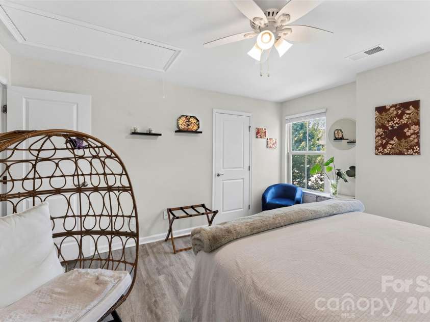 140 Beacon Drive, Mooresville, NC 28117.  MLS# CAR4401675, YatesRealty ID 42897. 