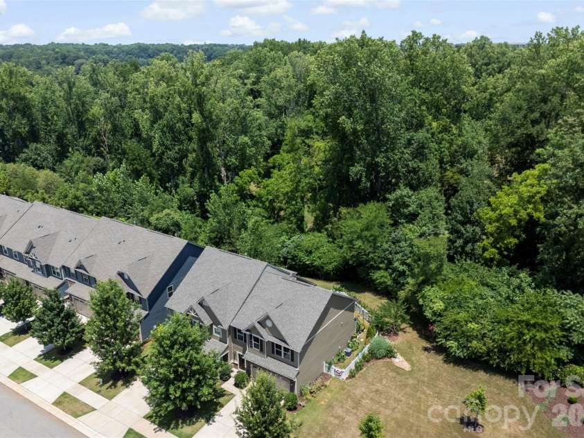 140 Beacon Drive, Mooresville, NC 28117.  MLS# CAR4401675, YatesRealty ID 42897. 