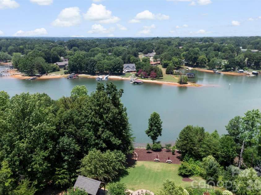 140 Beacon Drive, Mooresville, NC 28117.  MLS# CAR4401675, YatesRealty ID 42897. Private community lake access