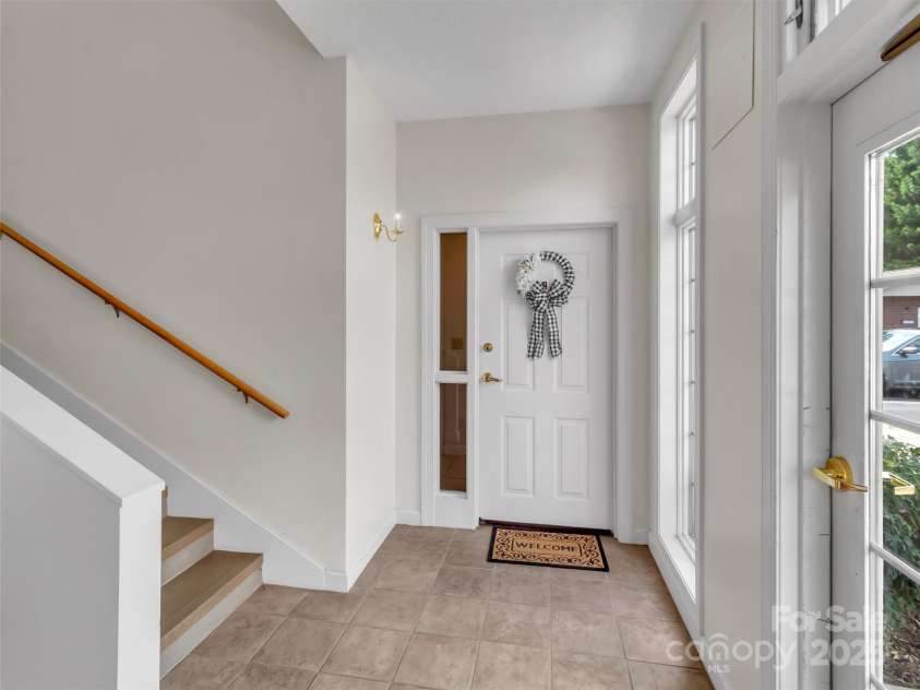 1465 Lakeshore Drive, Lake Junaluska, NC 28745.  MLS# CAR4294485, YatesRealty ID 4290. Foyer