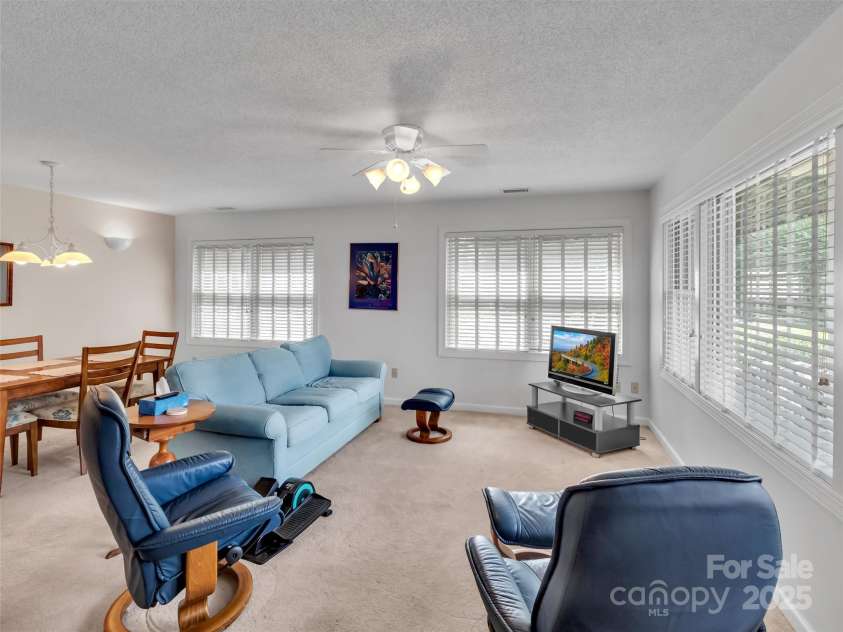 1465 Lakeshore Drive, Lake Junaluska, NC 28745.  MLS# CAR4294485, YatesRealty ID 4290. Great Room