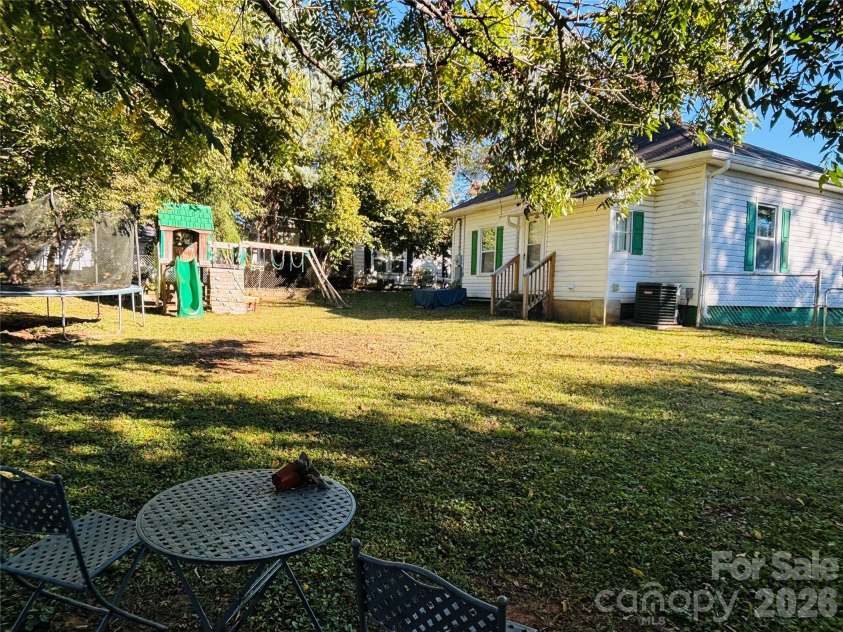 302 Park Avenue, Mount Holly, NC 28120.  MLS# CAR4356962, YatesRealty ID 4290. 