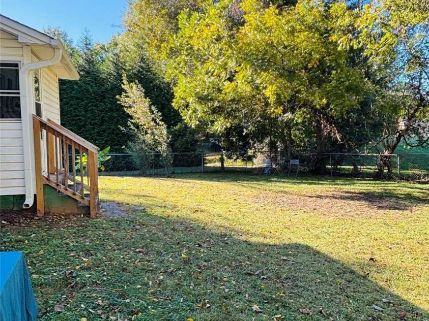 302 Park Avenue, Mount Holly, NC 28120.  MLS# CAR4356962, YatesRealty ID 4290. 