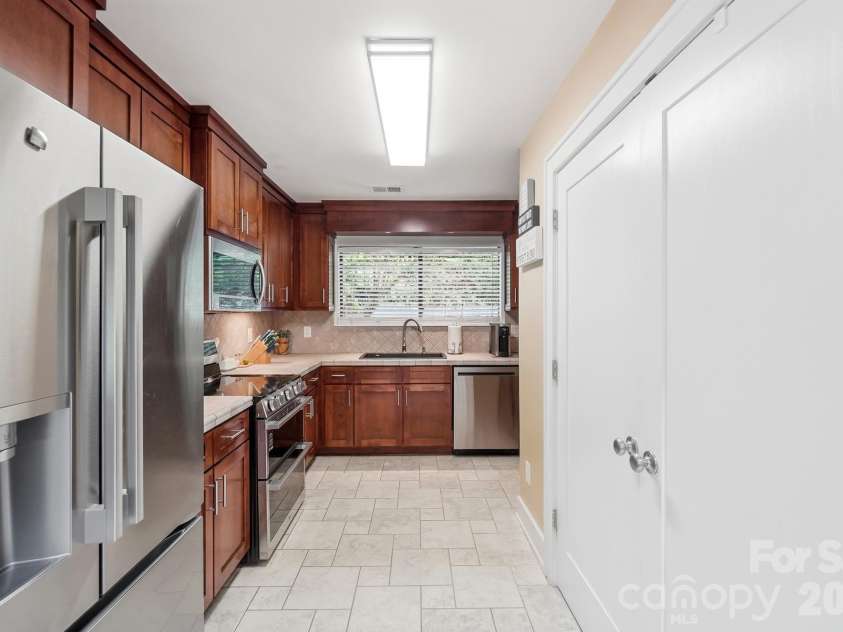4142 Charlotte Highway, Lake Wylie, SC 29710.  MLS# CAR4411049, YatesRealty ID 42903. 