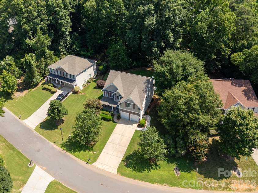 924 Autumn Glen Court, Clover, SC 29710.  MLS# CAR4404309, YatesRealty ID 42905. 