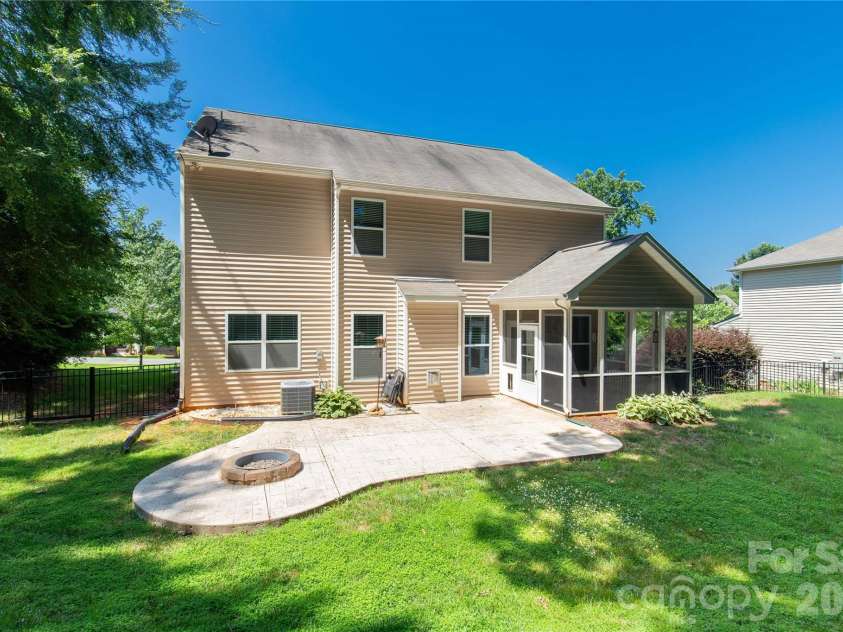 924 Autumn Glen Court, Clover, SC 29710.  MLS# CAR4404309, YatesRealty ID 42905. 