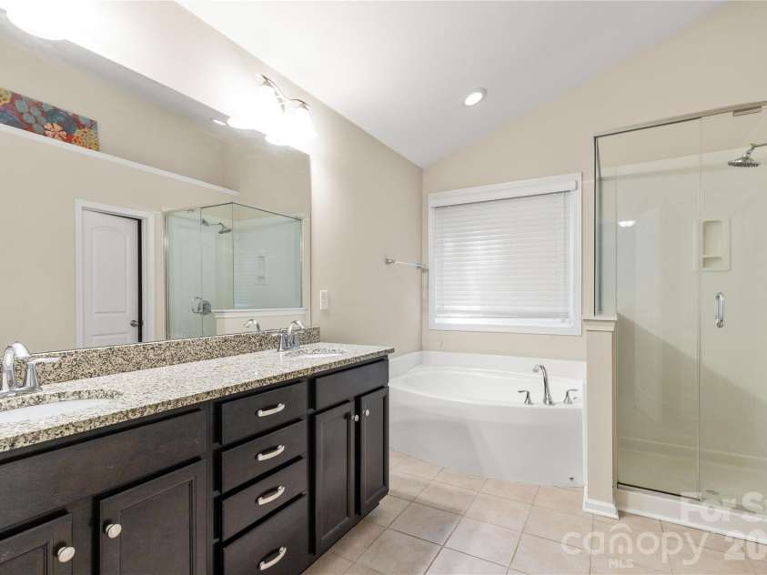 924 Autumn Glen Court, Clover, SC 29710.  MLS# CAR4404309, YatesRealty ID 42905. 