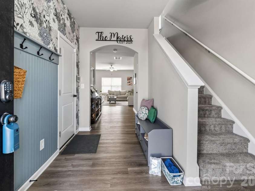 5223 Belstone Lane, Charlotte, NC 28215.  MLS# CAR4411383, YatesRealty ID 42906. 