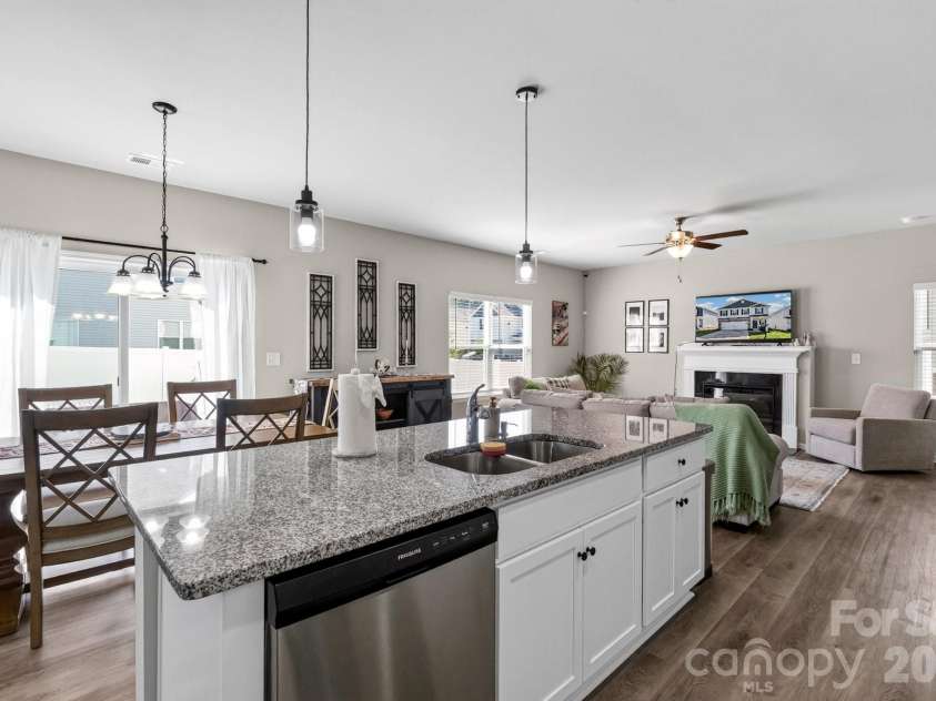 5223 Belstone Lane, Charlotte, NC 28215.  MLS# CAR4411383, YatesRealty ID 42906. 