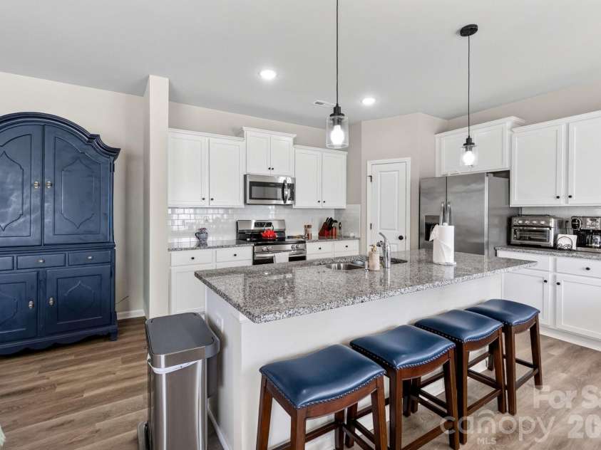 5223 Belstone Lane, Charlotte, NC 28215.  MLS# CAR4411383, YatesRealty ID 42906. 