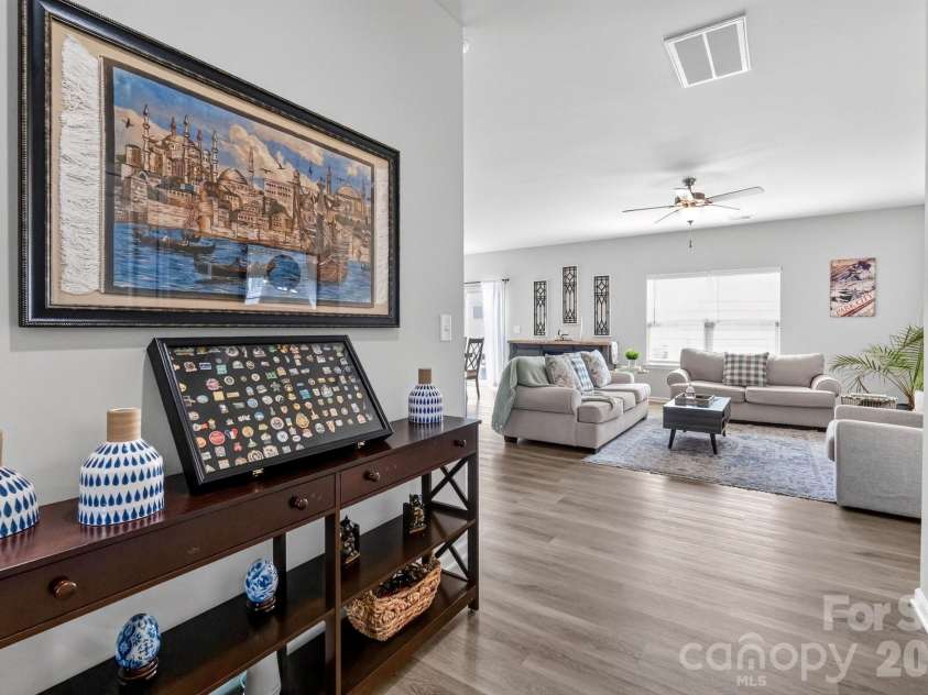 5223 Belstone Lane, Charlotte, NC 28215.  MLS# CAR4411383, YatesRealty ID 42906. 