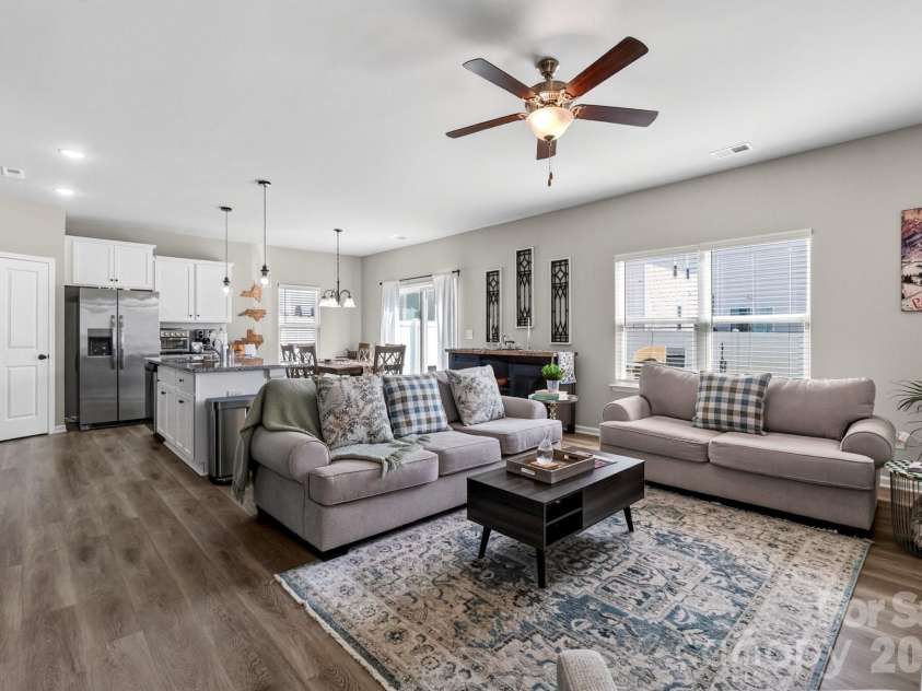 5223 Belstone Lane, Charlotte, NC 28215.  MLS# CAR4411383, YatesRealty ID 42906. 
