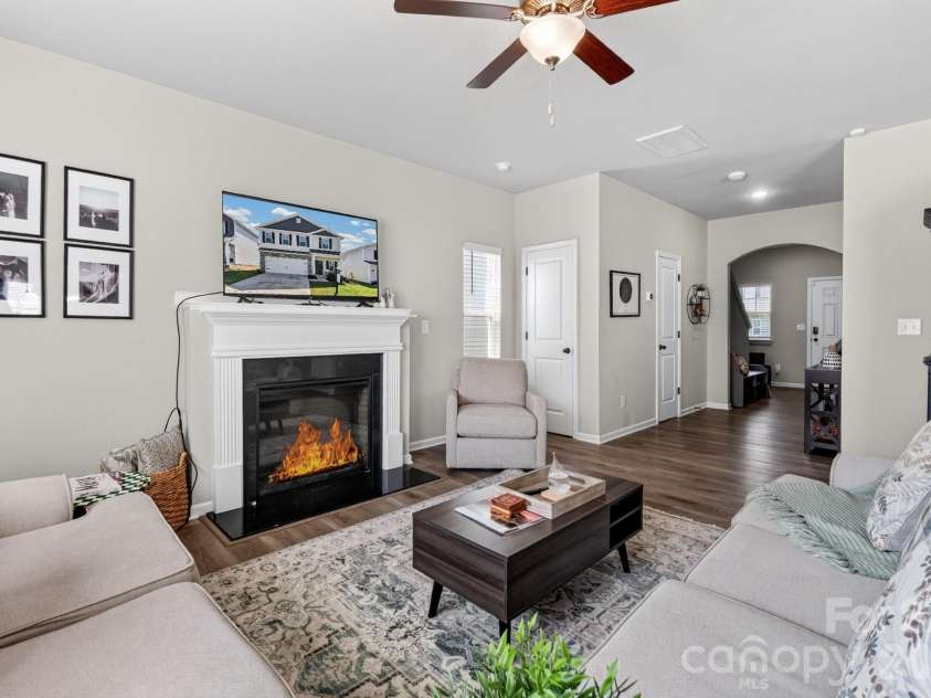 5223 Belstone Lane, Charlotte, NC 28215.  MLS# CAR4411383, YatesRealty ID 42906. 
