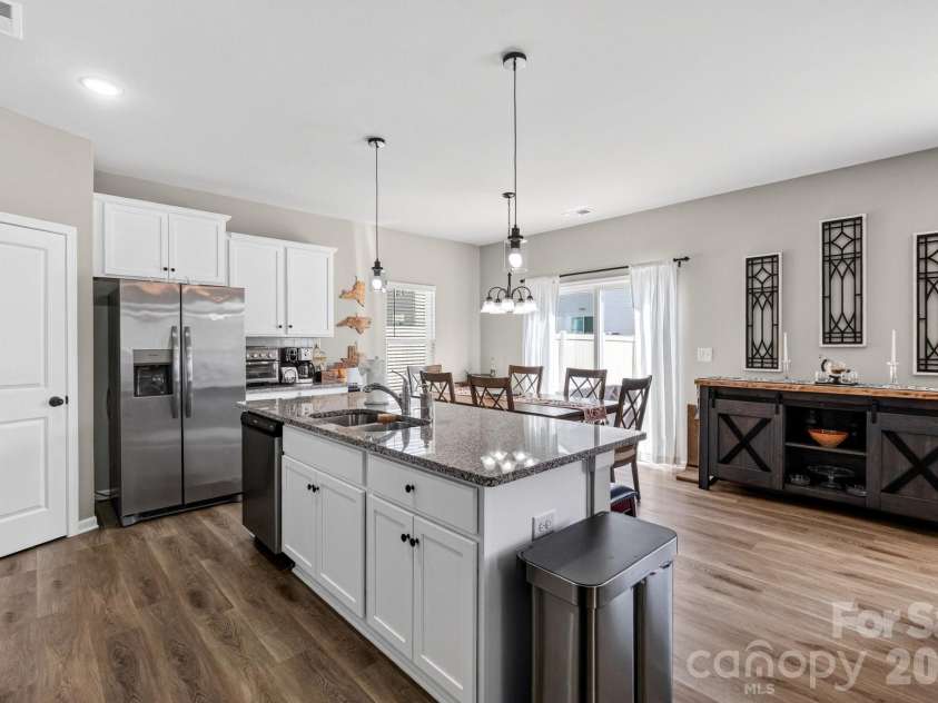 5223 Belstone Lane, Charlotte, NC 28215.  MLS# CAR4411383, YatesRealty ID 42906. 