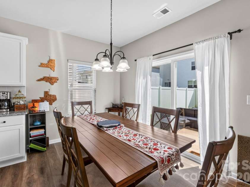 5223 Belstone Lane, Charlotte, NC 28215.  MLS# CAR4411383, YatesRealty ID 42906. 