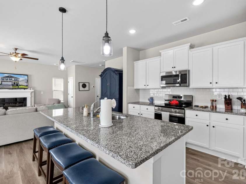 5223 Belstone Lane, Charlotte, NC 28215.  MLS# CAR4411383, YatesRealty ID 42906. 