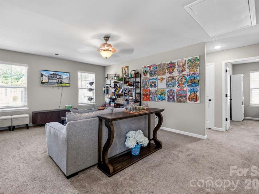 5223 Belstone Lane, Charlotte, NC 28215.  MLS# CAR4411383, YatesRealty ID 42906. 