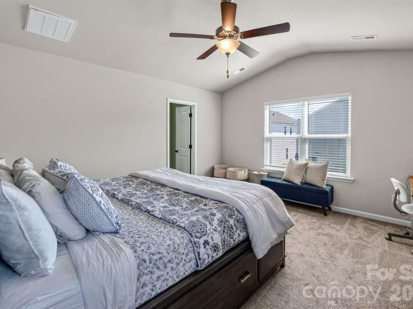5223 Belstone Lane, Charlotte, NC 28215.  MLS# CAR4411383, YatesRealty ID 42906. 