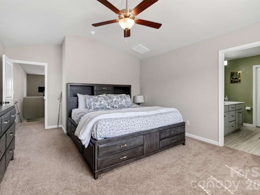 5223 Belstone Lane, Charlotte, NC 28215.  MLS# CAR4411383, YatesRealty ID 42906. 