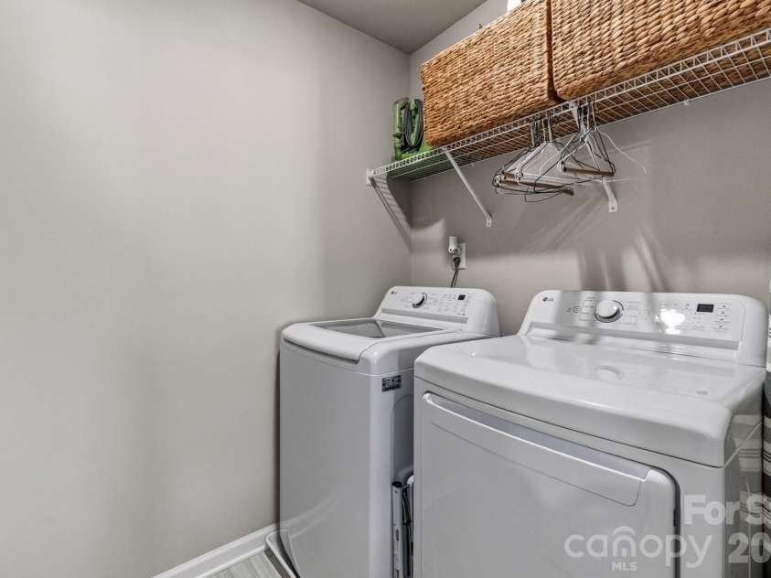 5223 Belstone Lane, Charlotte, NC 28215.  MLS# CAR4411383, YatesRealty ID 42906. 