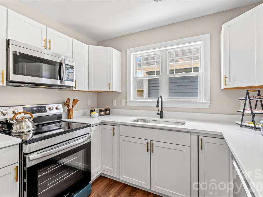 128 Tarrington Drive, Statesville, NC 28625.  MLS# CAR4411333, YatesRealty ID 42907. 