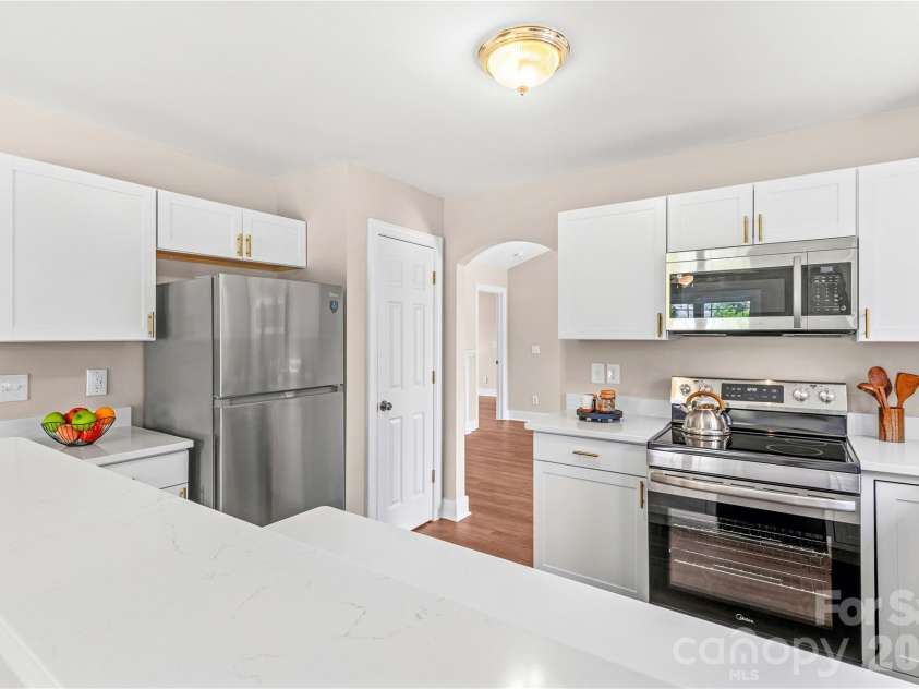128 Tarrington Drive, Statesville, NC 28625.  MLS# CAR4411333, YatesRealty ID 42907. 