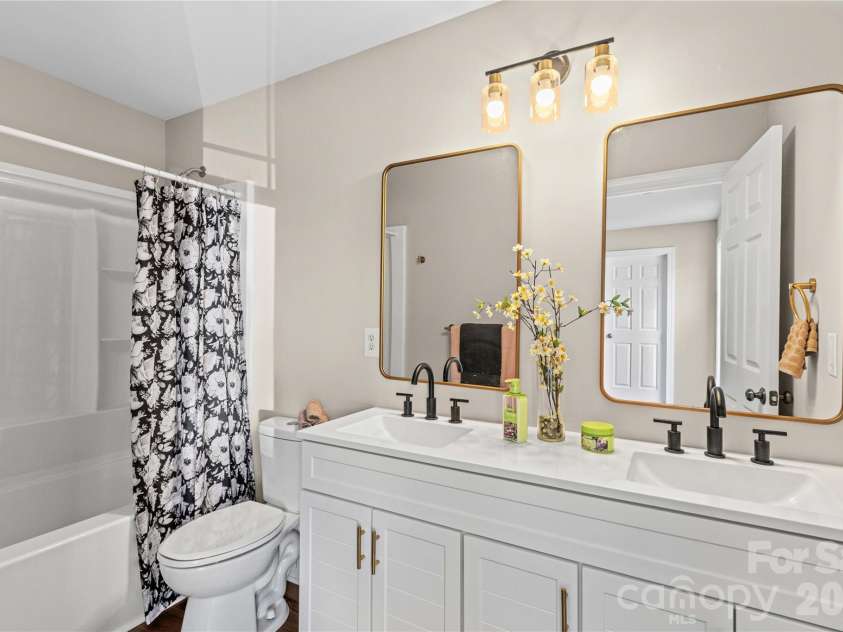 128 Tarrington Drive, Statesville, NC 28625.  MLS# CAR4411333, YatesRealty ID 42907. 