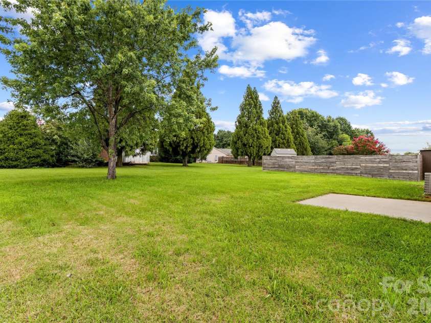 128 Tarrington Drive, Statesville, NC 28625.  MLS# CAR4411333, YatesRealty ID 42907. 