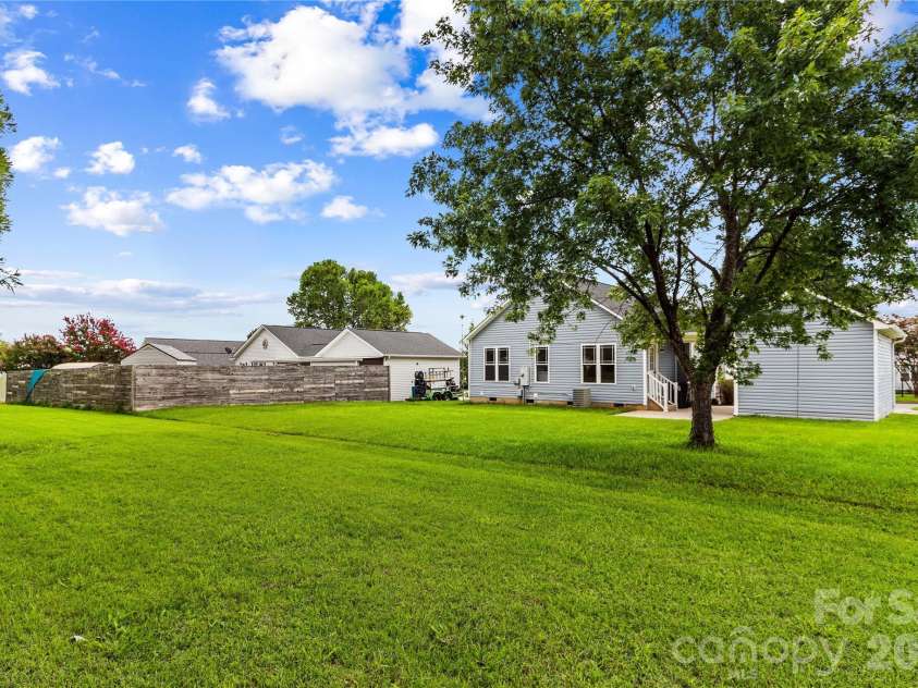 128 Tarrington Drive, Statesville, NC 28625.  MLS# CAR4411333, YatesRealty ID 42907. 